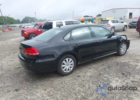 2013 Volkswagen Passat 2.5L S z USA, uszkodzony, nr VIN 1VWAH7A38DC147571